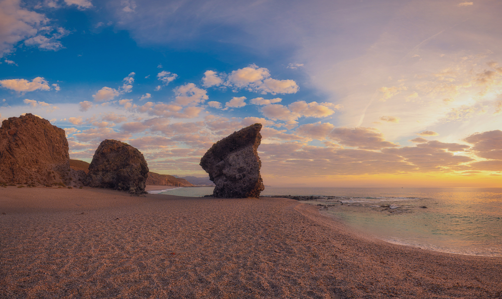 mejores-playas-españa-playa-de-los-muertos-andalucia